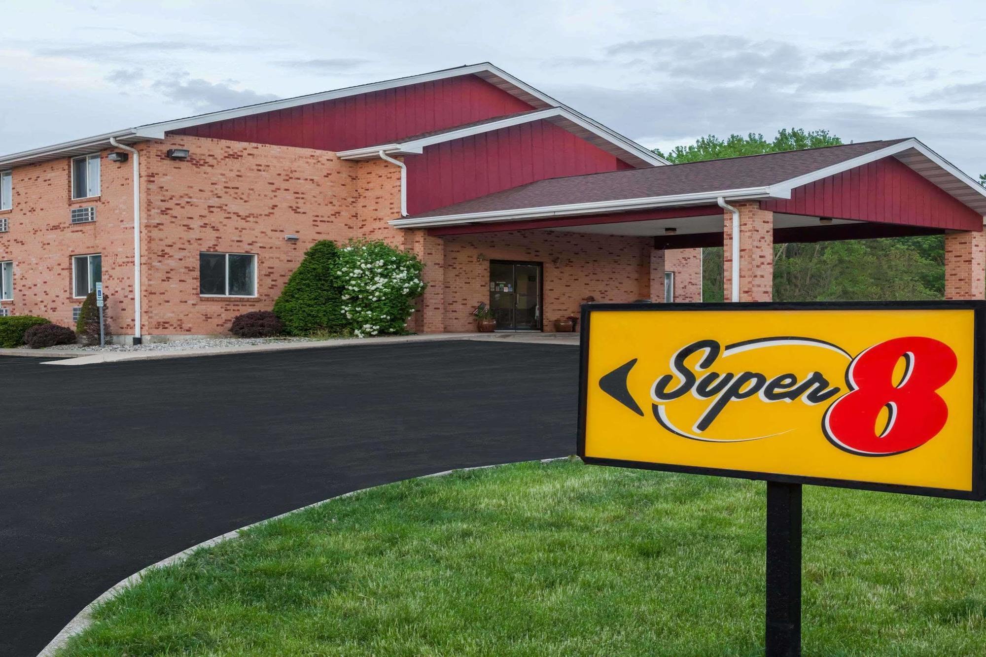 Super 8 By Wyndham Watseka Hotel ภายนอก รูปภาพ