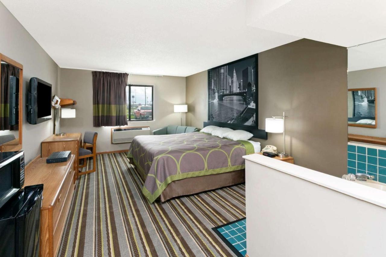 Super 8 By Wyndham Watseka Hotel ภายนอก รูปภาพ