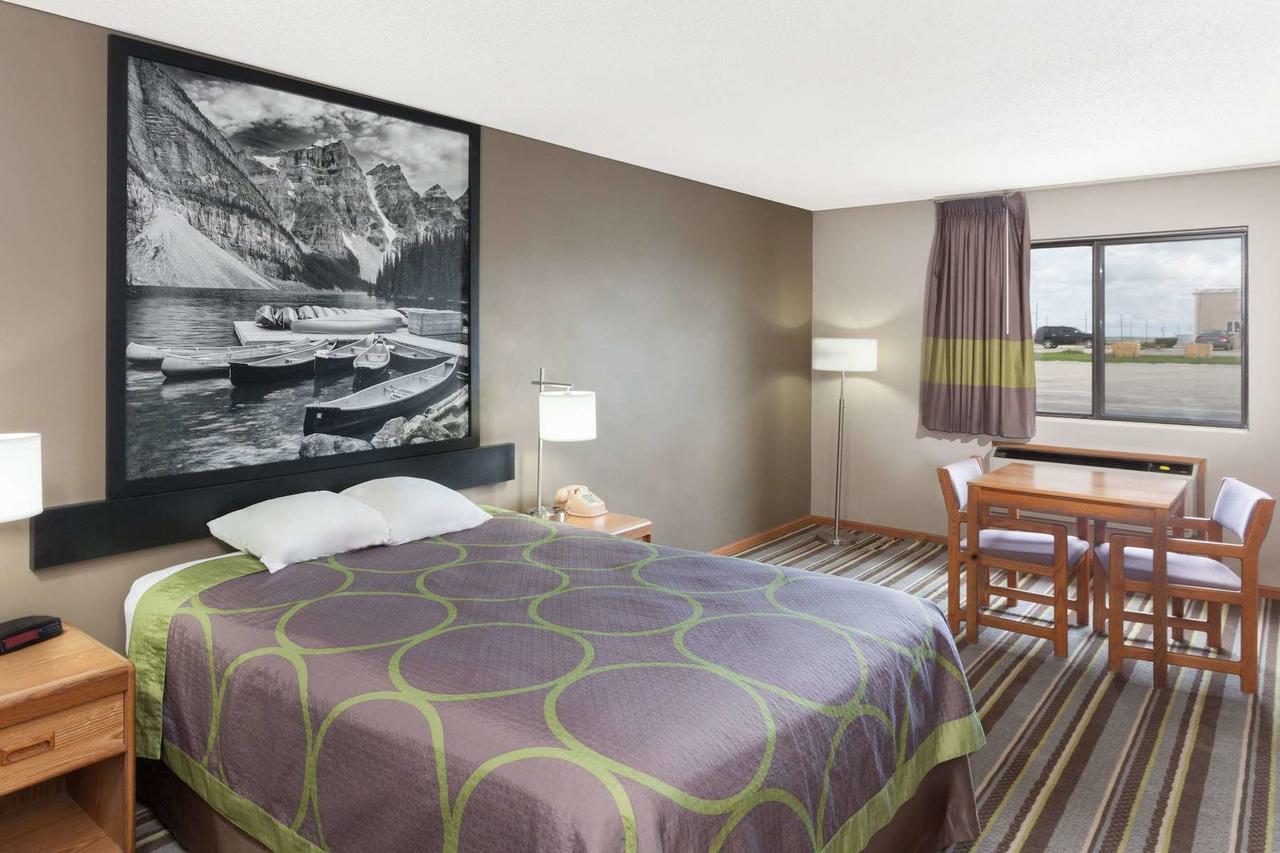 Super 8 By Wyndham Watseka Hotel ภายนอก รูปภาพ