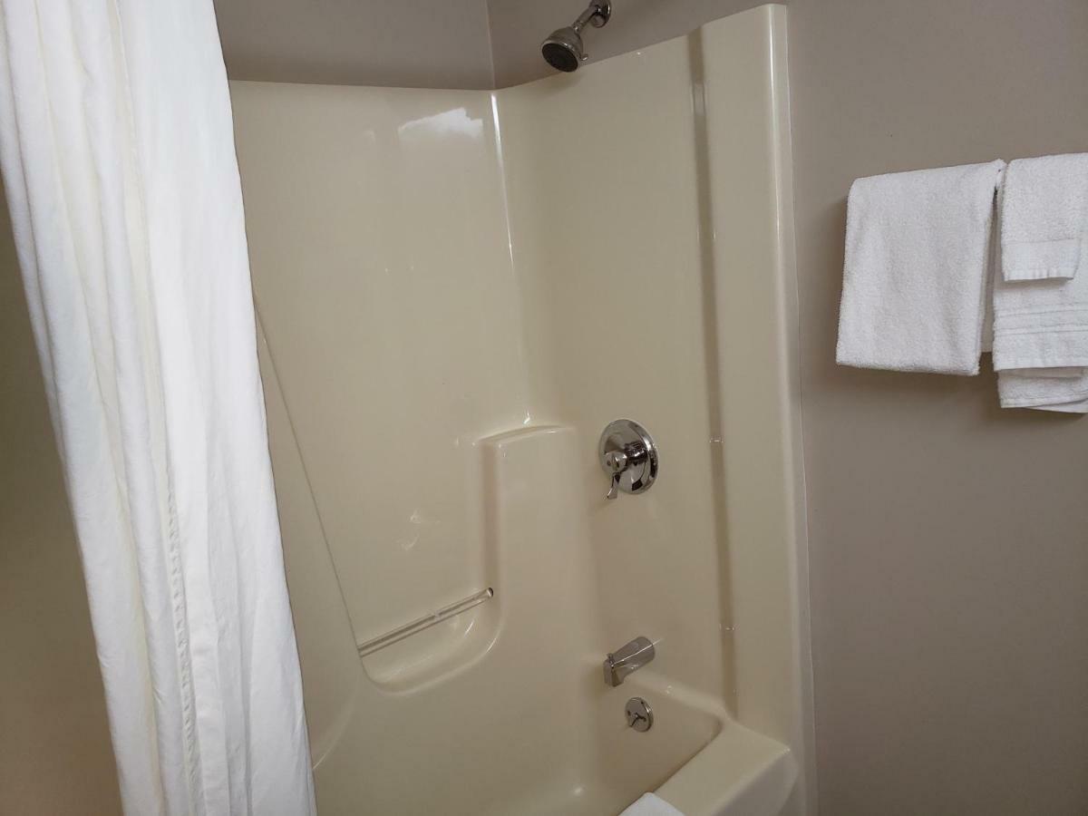 Super 8 By Wyndham Watseka Hotel ภายนอก รูปภาพ